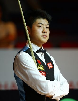 面前抱着孩 面前抱着孩