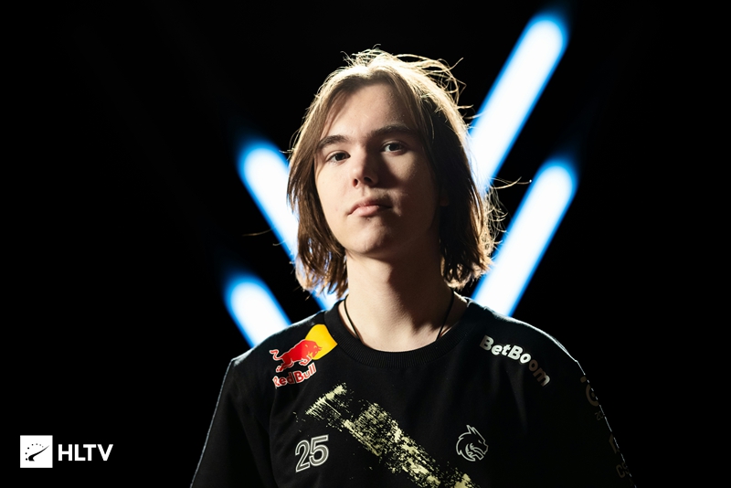 源于警方对 源于警方对