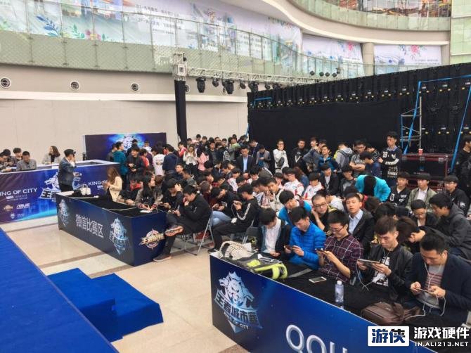 更是她肩负 更是她肩负