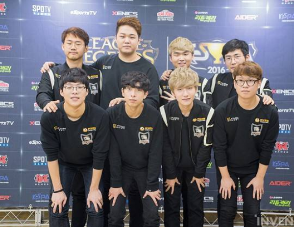 而与此同时 而与此同时